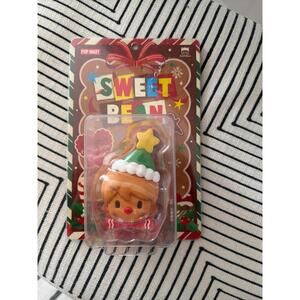 Sweet bean Christmas figure limited edition